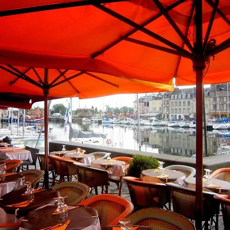 Daire Cosy In With A Private Garden Honfleur