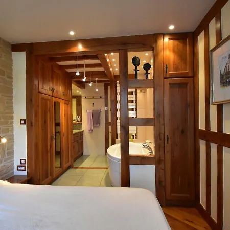 Cosy In With A Private Garden Daire *