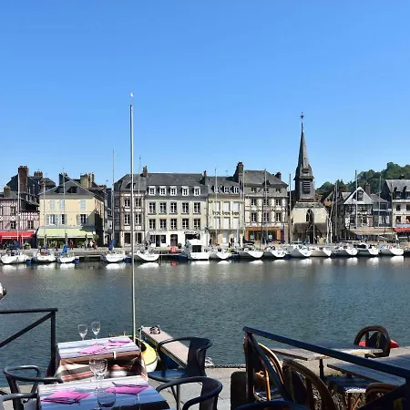 Daire Cosy In With A Private Garden Honfleur